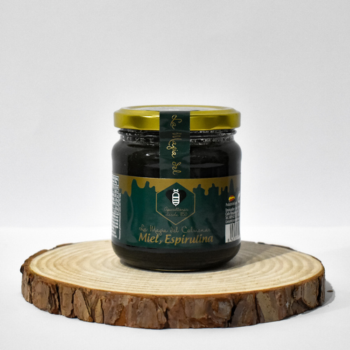 Tarro de miel y espirulina